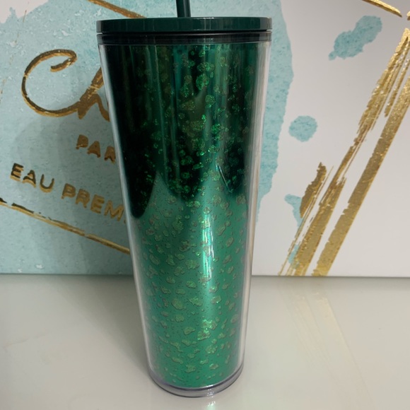 Starbucks new limited edition holiday cup - Picture 6 of 10